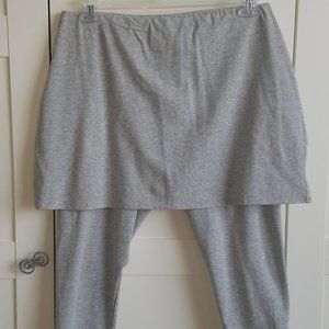 LEGACY CAPRI'S WITH SKIRT